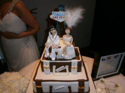 Elvis, why are you everywhere where I go - a wedding cake